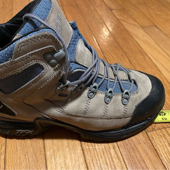 Danner winter boots. TFX sole tread. Size 11 women’s. Gore-Tex. Fast shipping. - Picture 14 of 15